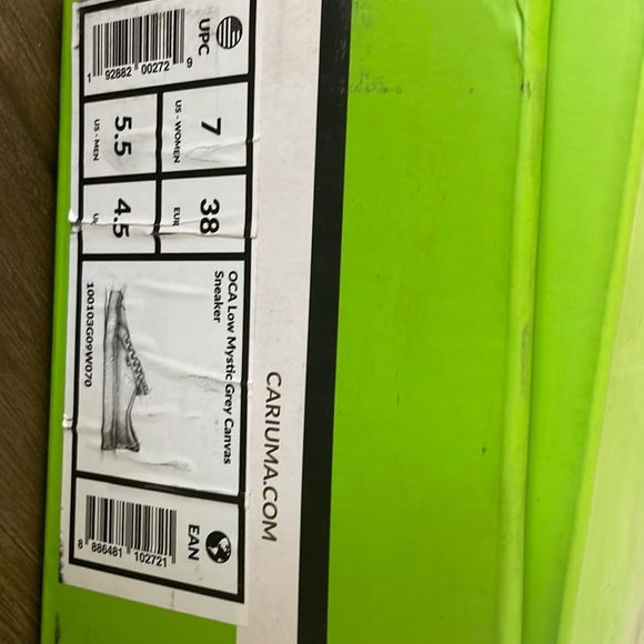 Cariuma Shoes - Cariuma OCA Low Mystic Gray Canvas Sneaker. Worn once. Fit is more like 7.5/8.